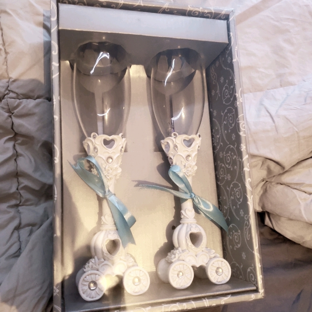 Toasting flutes
